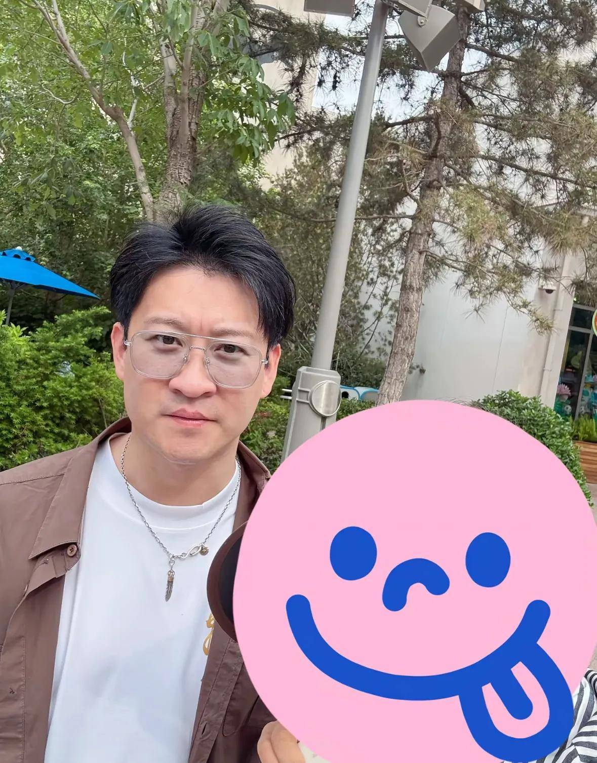 再曝光离婚多年默契依旧被夸负责好爸EVO视讯平台曹云金与前妻带娃画面(图3)
